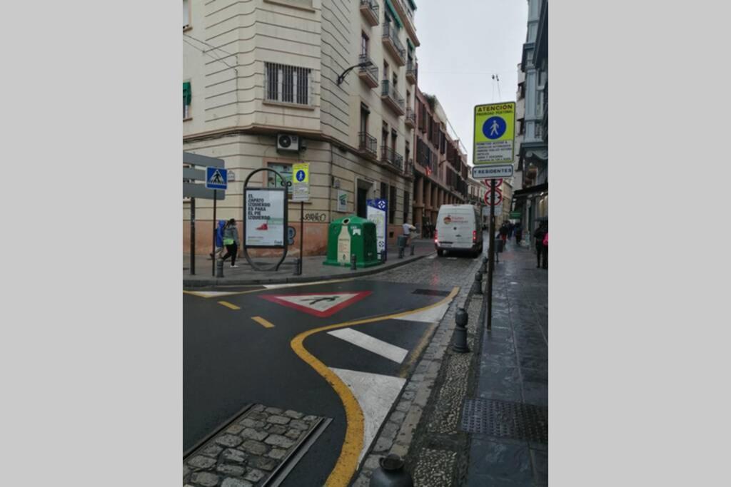 Piso En El Centro De Granada Con Garaje Incluido Gratis Lejlighed Eksteriør billede